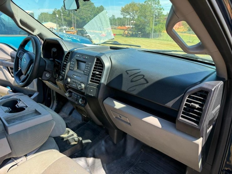 2017-ford-f150-xl-image-4