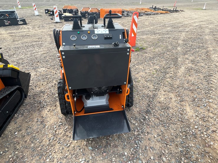 #9085-•-unused-2025-landhero-mini-skid-steer-loader-image-3