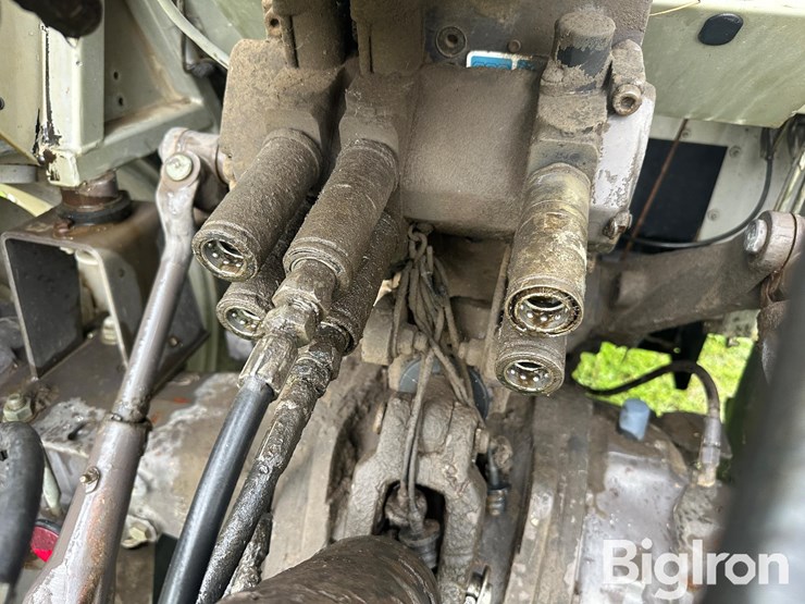 1995-massey-ferguson-390t-image-11