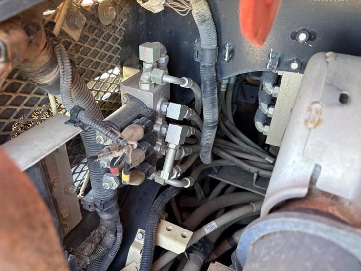 2019-kubota-svl75-2-image-35
