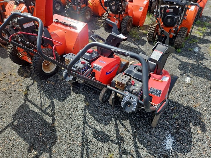 (2)-simplicity-ss822e-snow-blowers-image-3