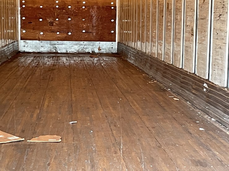 2010-utility-van-image-15