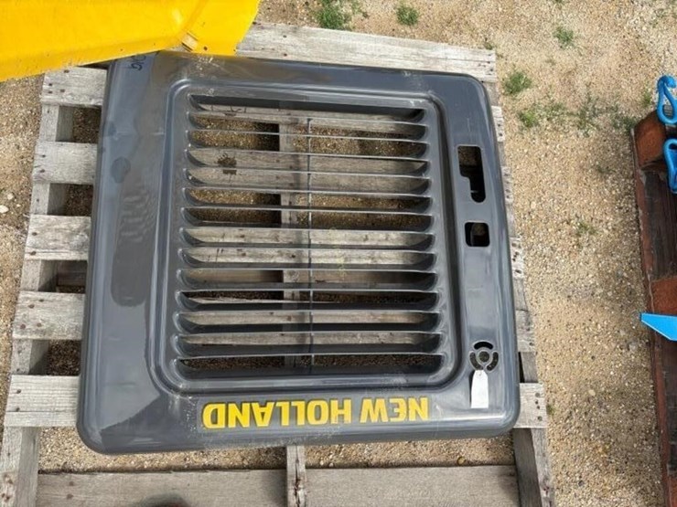 new-holland-skidsteer-rear-door/top-image-2