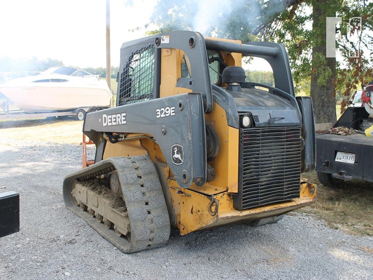 deere-329e-image-4