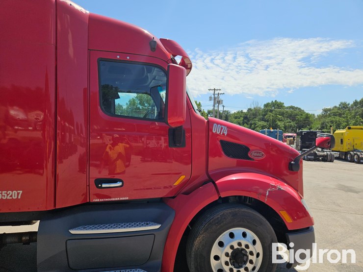 2015-peterbilt-579-image-17