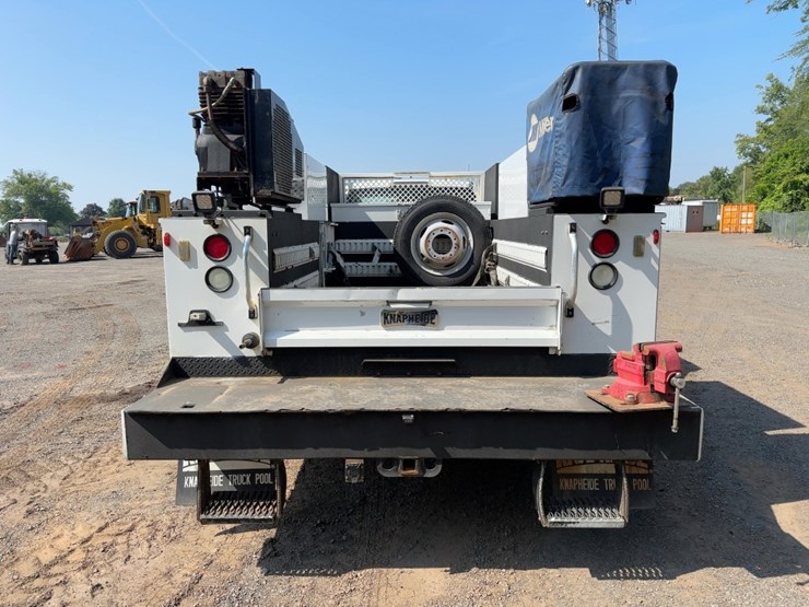 2017-ford-f550-xl-image-4