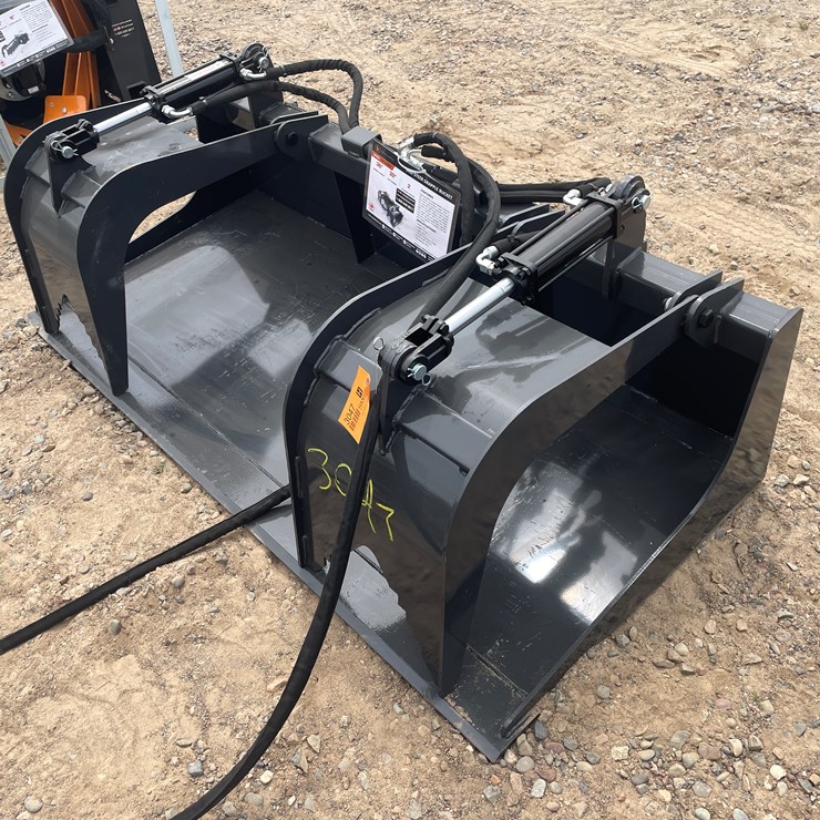 #3047 • Unused 2025 Wolverine Skid Steer Grapple Bucket Attachment