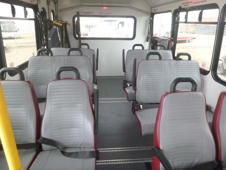2017-ford-e450-image-8