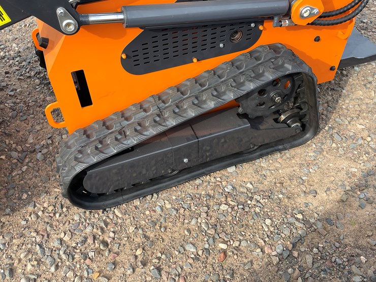 #9085-•-unused-2025-landhero-mini-skid-steer-loader-image-8