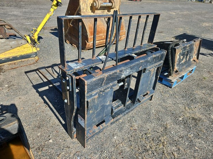 60"-hydraulic-side-shift-forks-image-4