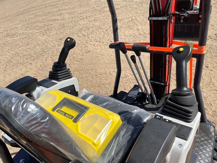 #9372-•-2025-unused-cfg-mini-excavator-image-6