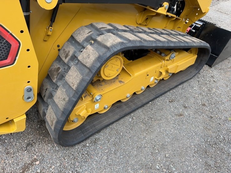 2024-caterpillar-265-track-skid-steer-image-14