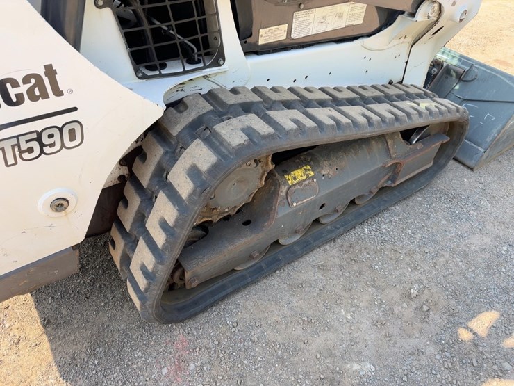 2019-bobcat-t590-image-13