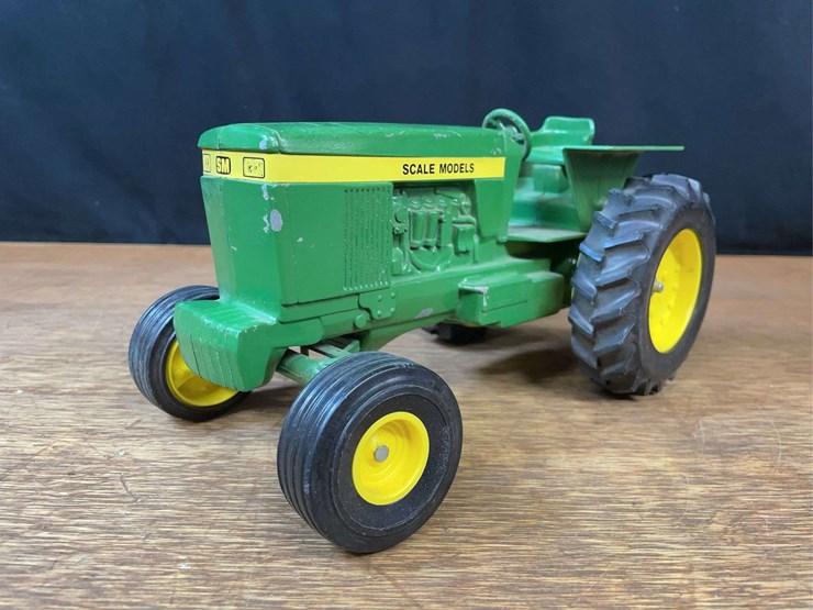 john-deere-16-image-1