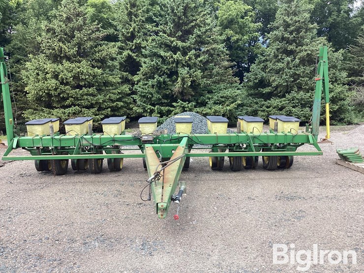1983-john-deere-7000-image-2