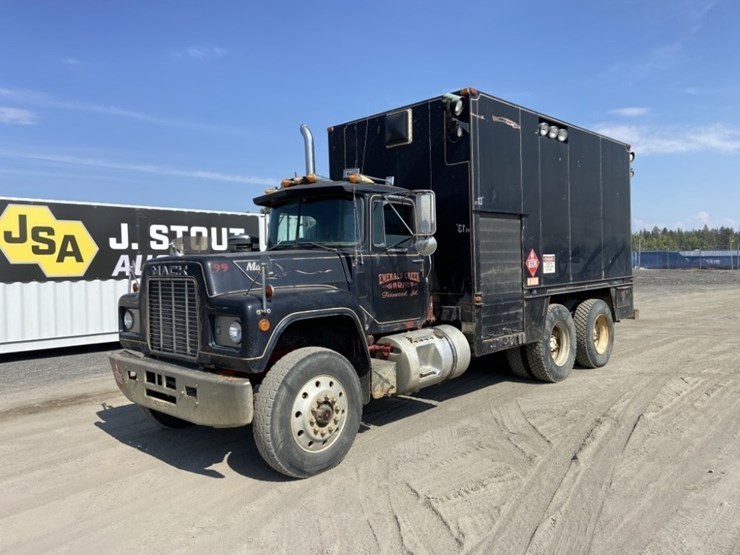 1988-mack-rd686s-image-1