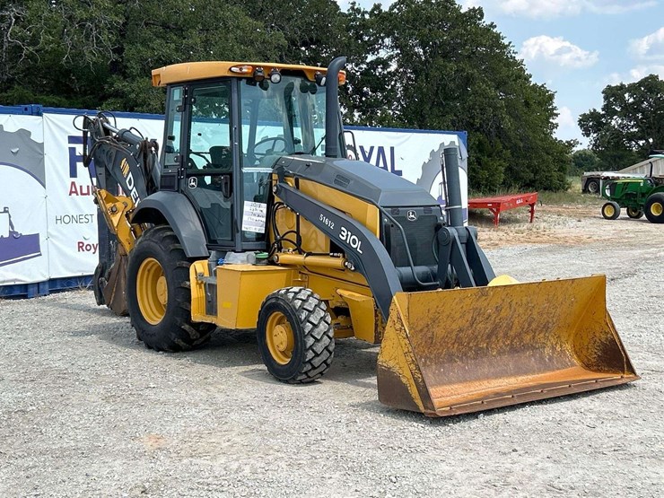 2018-deere-310l-image-4