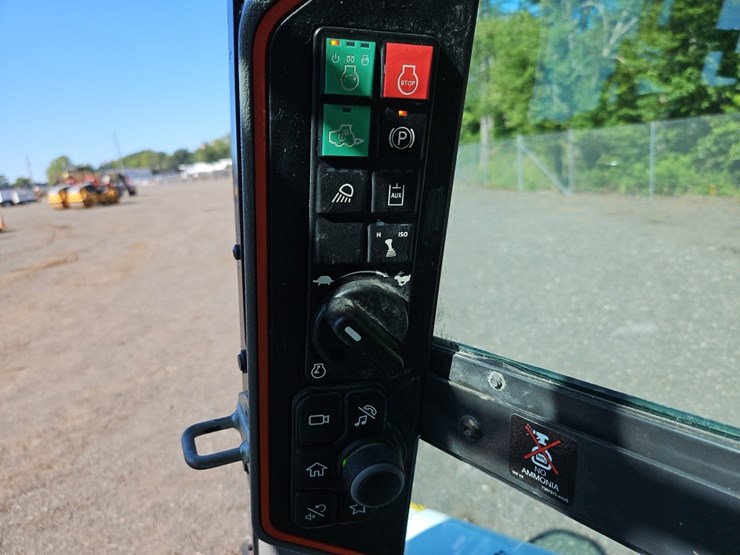 2021-bobcat-s66-image-22