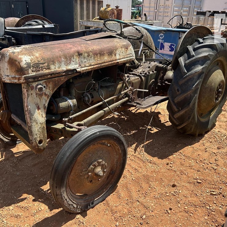 FORD 8N