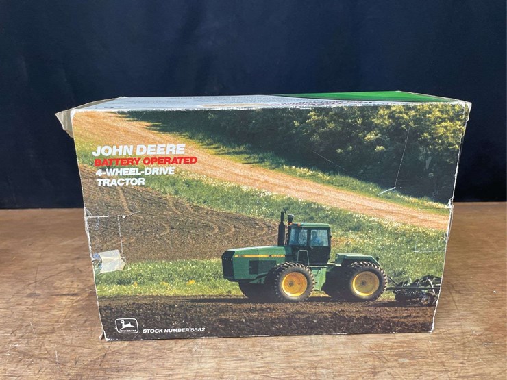 john-deere-32-image-12
