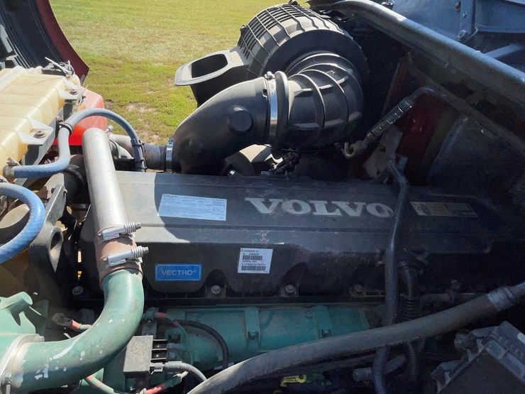 2011-unknown-volvo-image-52