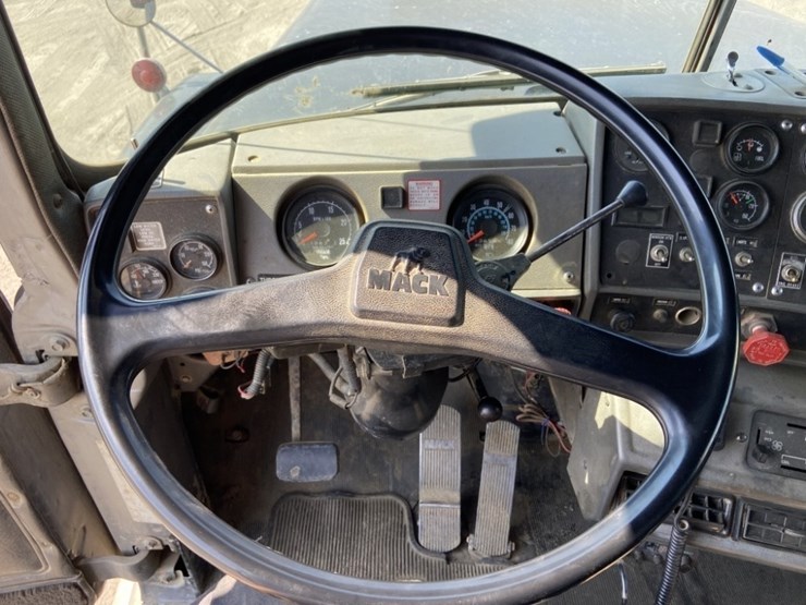 1988-mack-rd686s-image-16