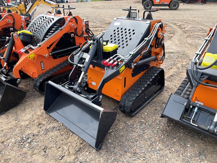 #9365-•-unused-2025-landhero-mini-skid-steer-loader-image-1