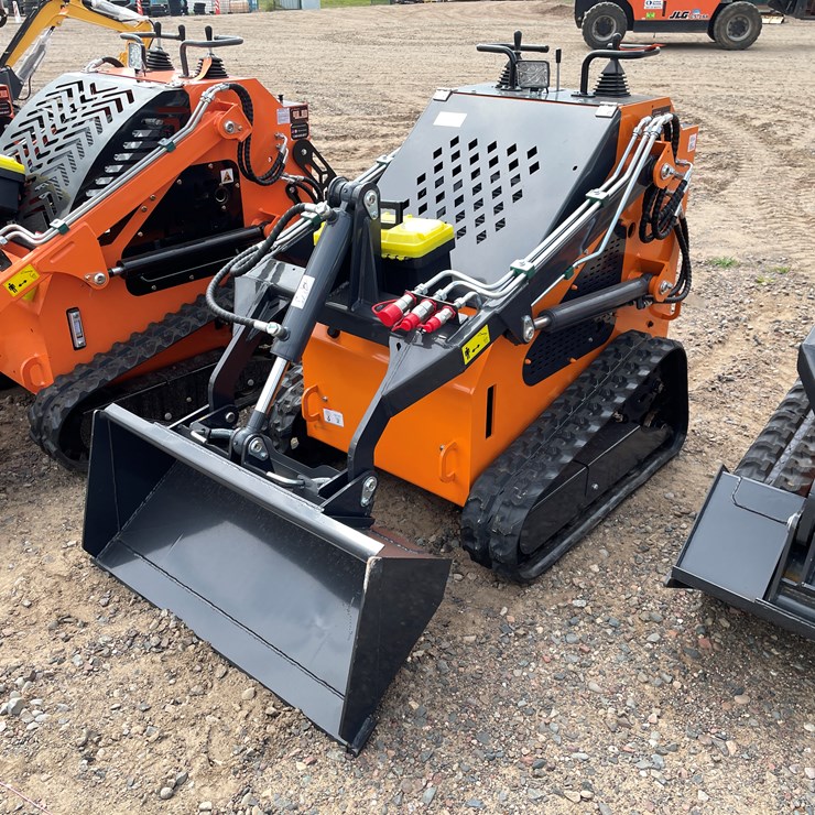 #9365 • Unused 2025 LandHero Mini Skid Steer Loader