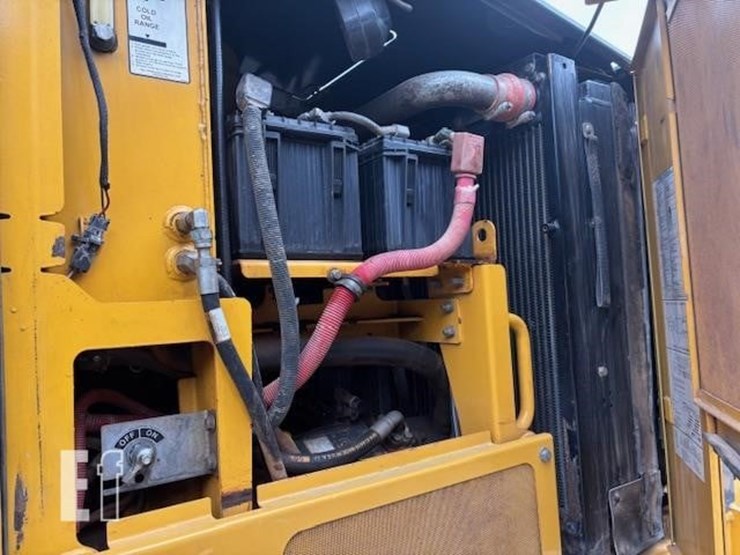 2009-deere-670g-image-21