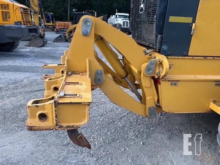 2009-deere-670g-image-8