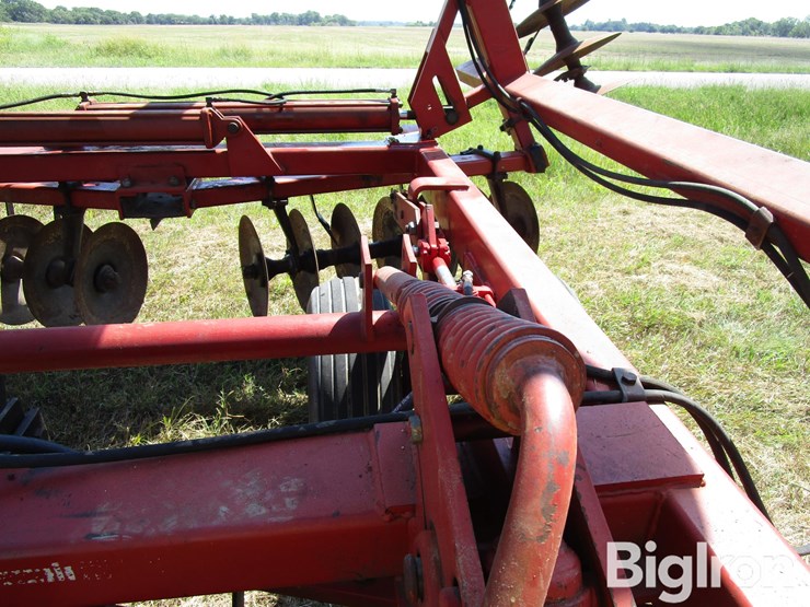 case-ih-3900-image-10