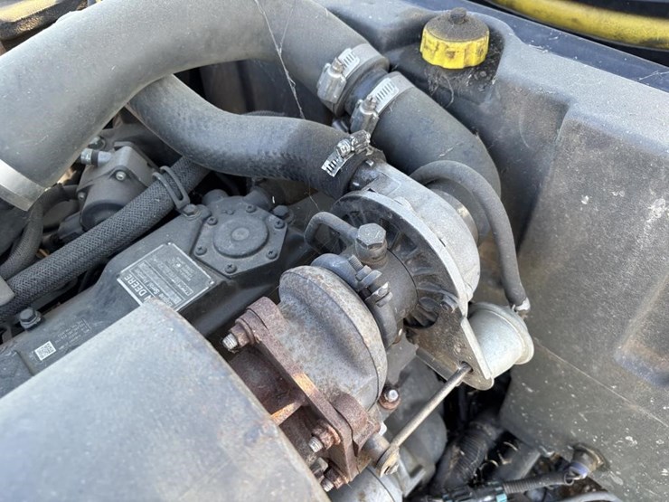 2013-john-deere-1600-turbo-image-35