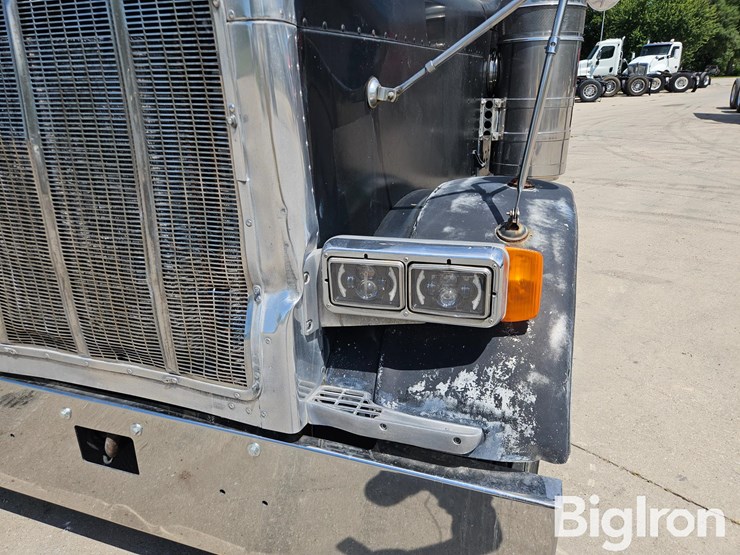 1998-peterbilt-379-image-12