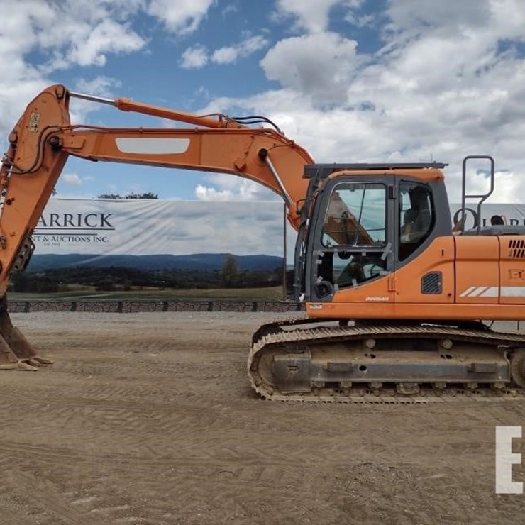 2015 DOOSAN DX180 LC-3
