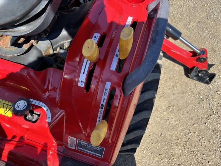 2017-massey-ferguson-gc1710-image-36