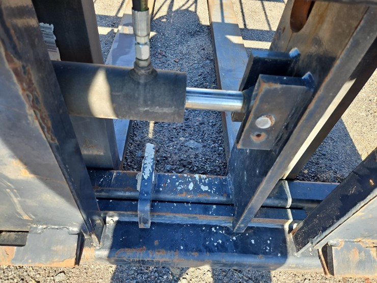 60"-hydraulic-side-shift-forks-image-7