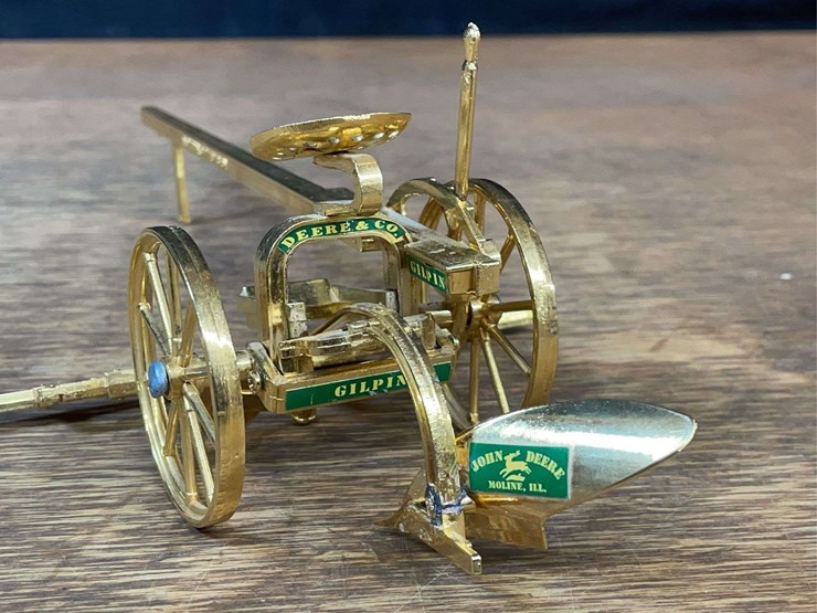 john-deere-16-image-10