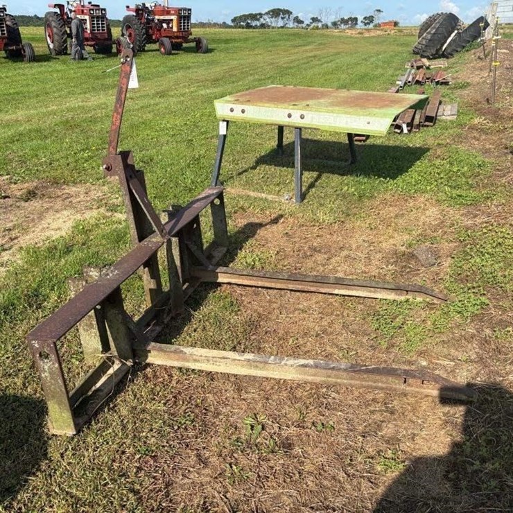 3pt 2 prong Bale Mover