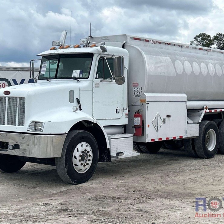 2003 PETERBILT 330