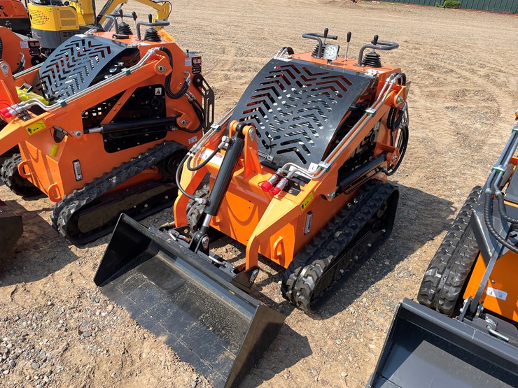 #9290-•-unused-2025-landhero-mini-skid-steer-loader-image-1