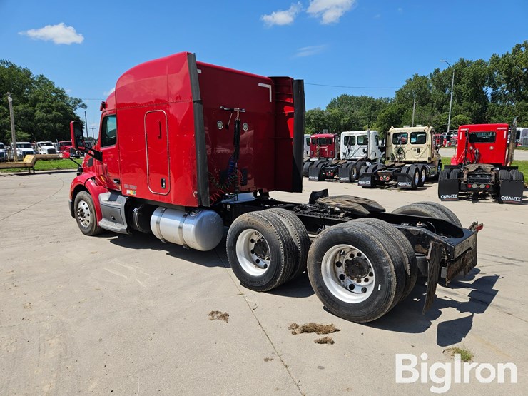 2015-peterbilt-579-image-7