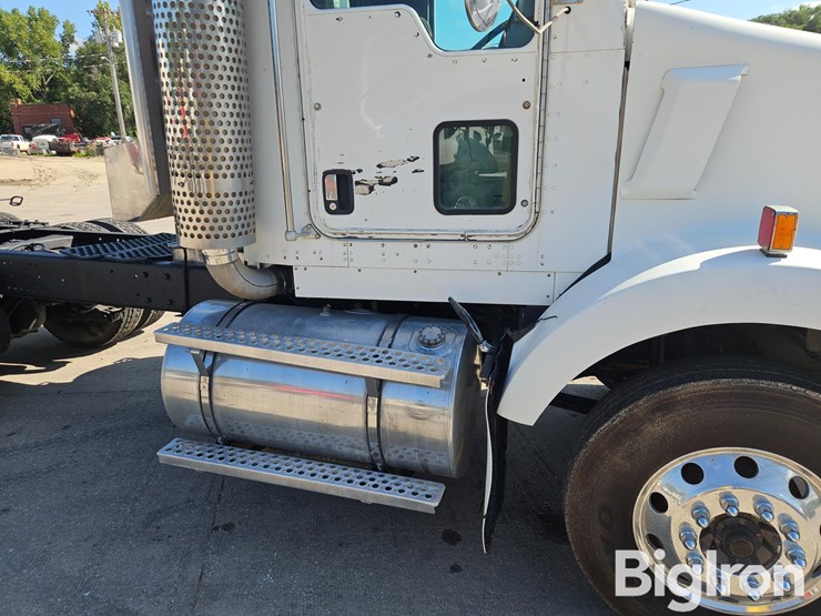 2007-kenworth-t800-image-17