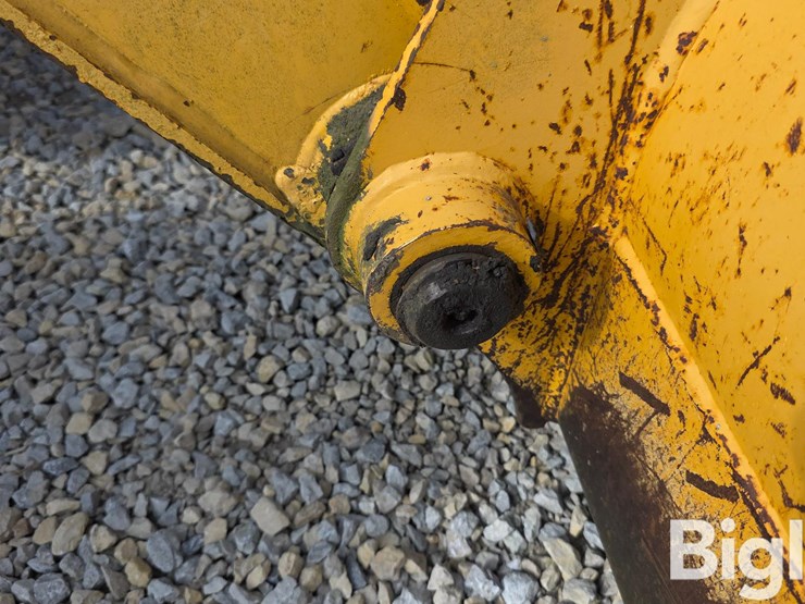 2004-deere-310sg-image-16