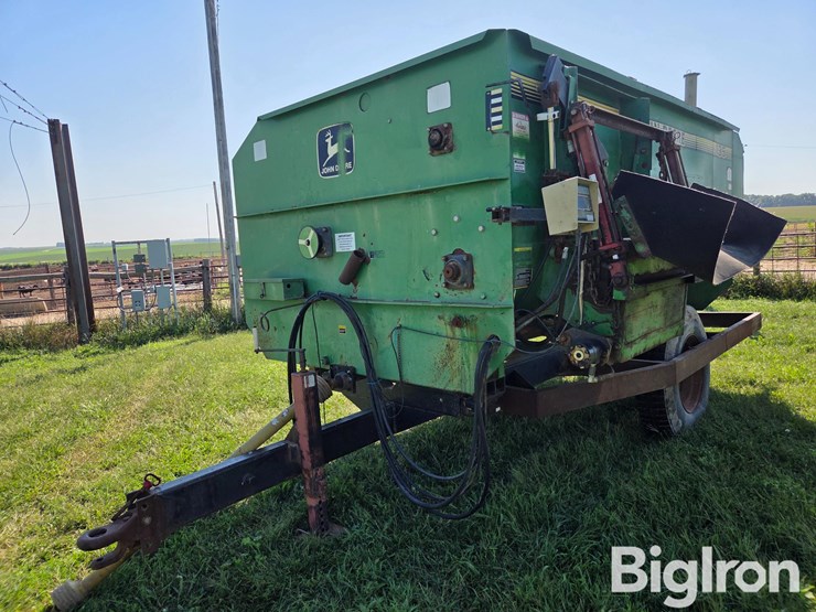 john-deere-135-image-1