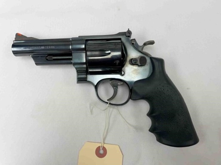 smith-&-wesson-44-mag-revolver-image-6