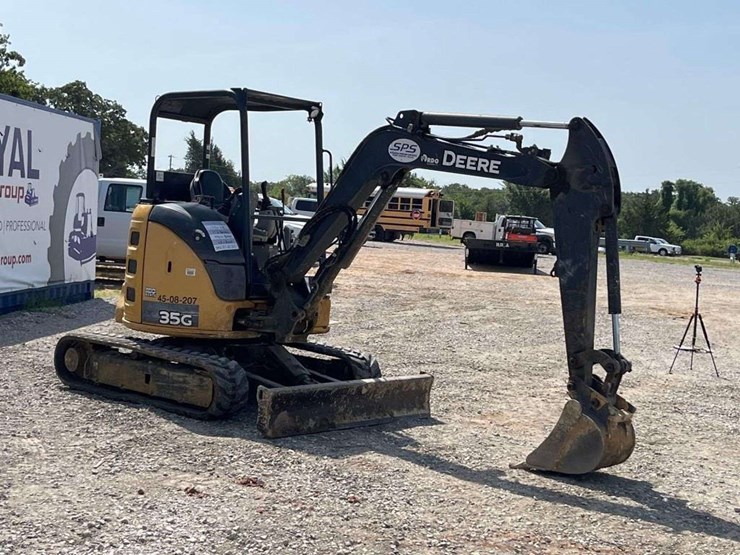 2016-deere-35g-image-4