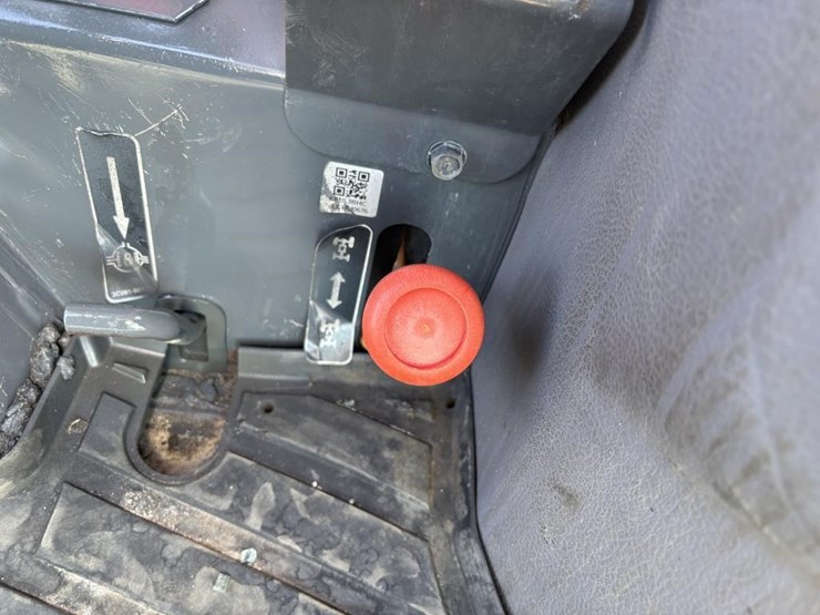 2019-kubota-mx5400-image-23