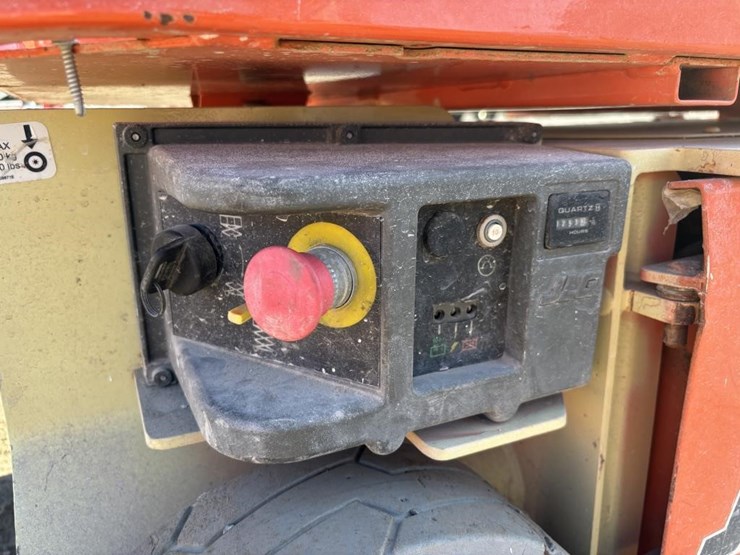 jlg-1230es-image-12