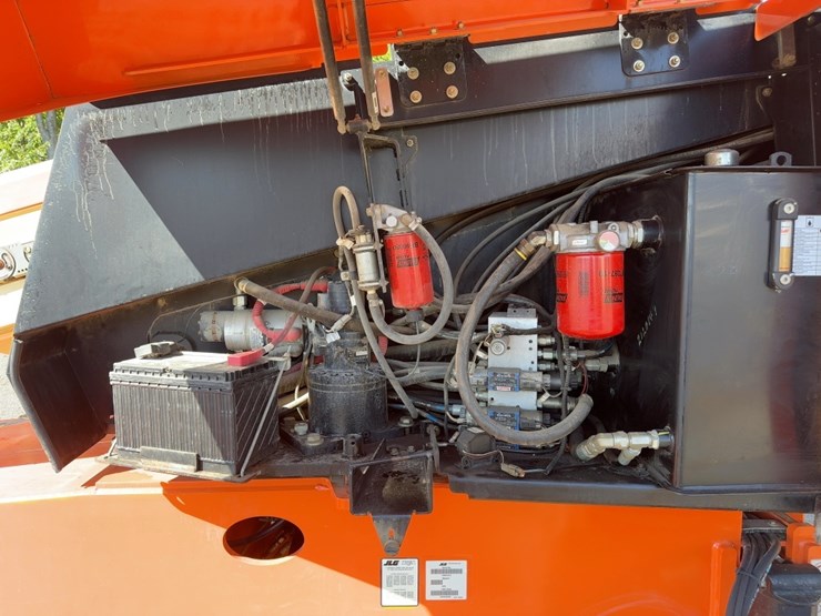 2015-jlg-600s-image-14