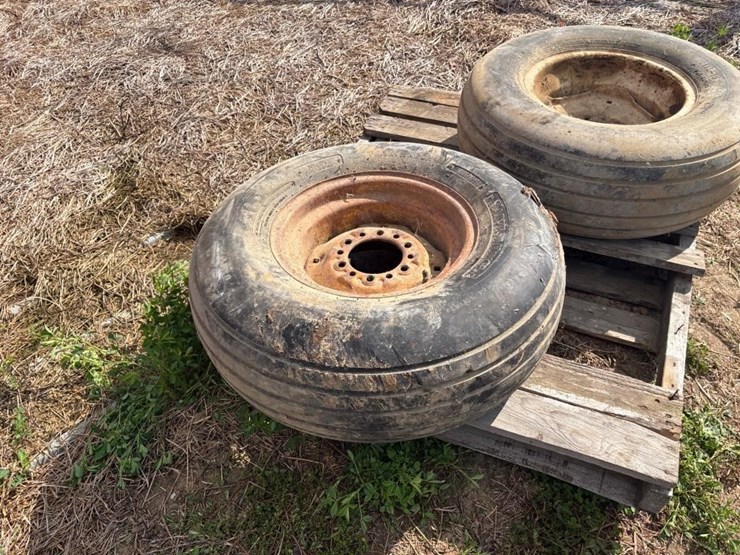 (2)-11l---15-tires-w/rims-image-3